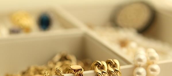 Soft cloth on hallmark gold jewellery