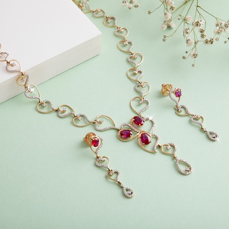 Diamond necklace with rubies